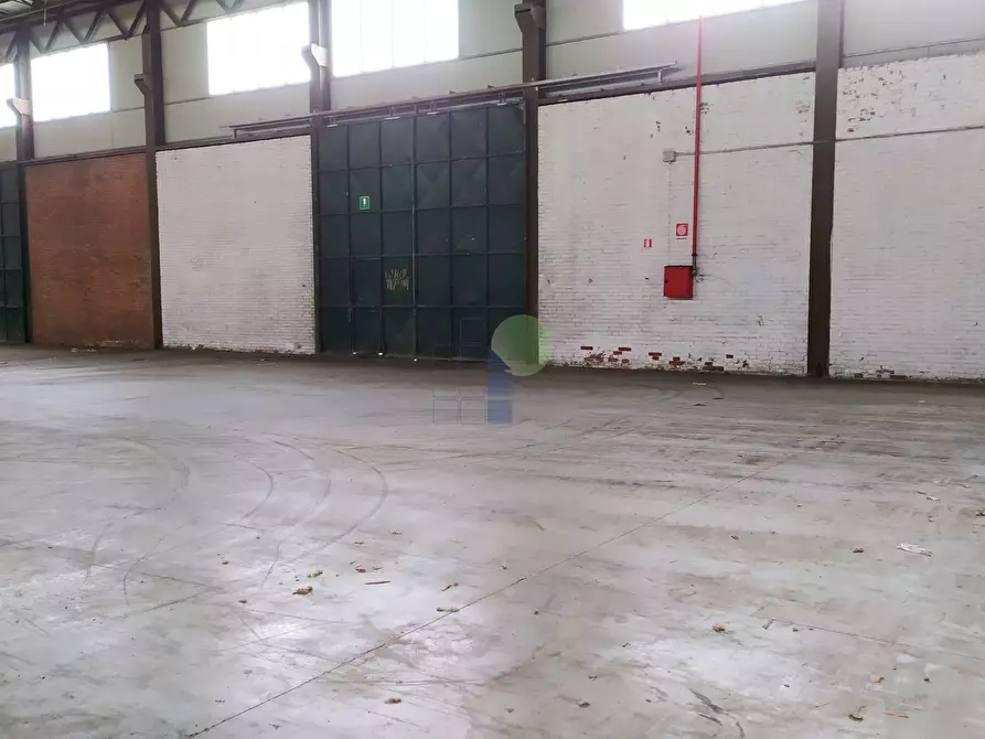 Immagine 19 di Attività artigianale in affitto  in Via Del Marzocco 40 a Livorno