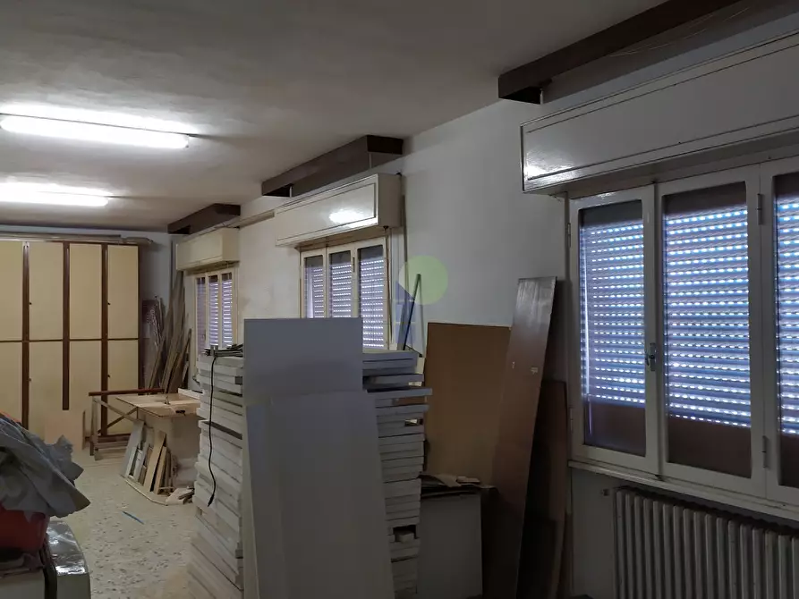 Immagine 11 di Attività artigianale in vendita  in Via Francesco Pera 1 a Livorno