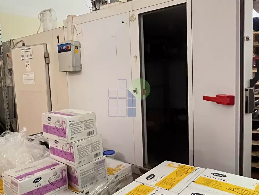 Immagine 30 di Attività artigianale in affitto  in Via Provinciale Pisana 111 a Livorno