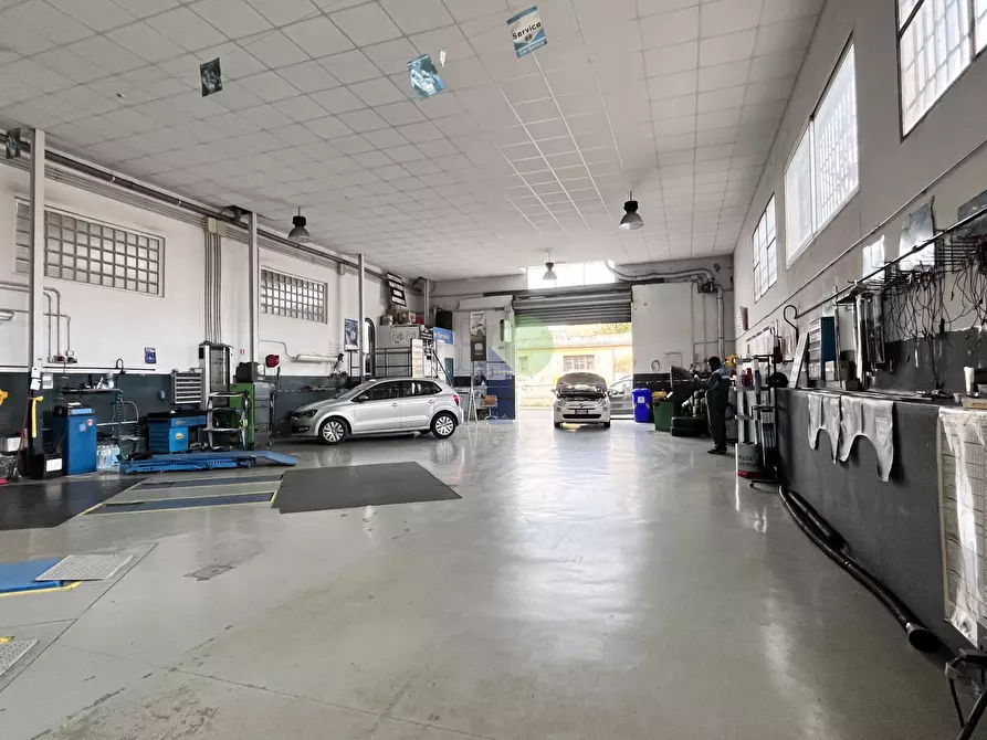 Immagine 2 di Capannone industriale in affitto  in Via Francesco Pera 88 a Livorno