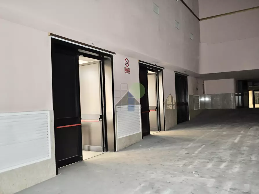 Immagine 9 di Capannone industriale in affitto  in Piazza Grande 55 a Livorno