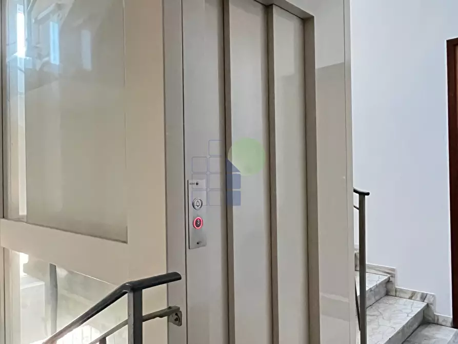 Immagine 19 di Quadrilocale in vendita  in Piazza Due Giugno 35 a Livorno