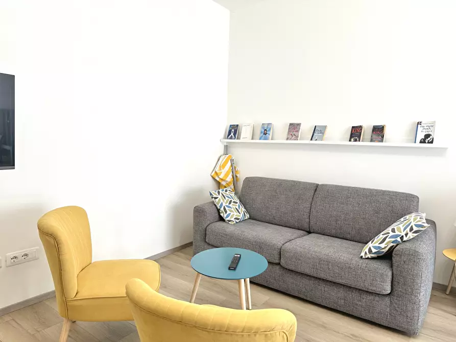 Immagine 4 di Trilocale in affitto  in Via XXV Aprile 1 a Arona