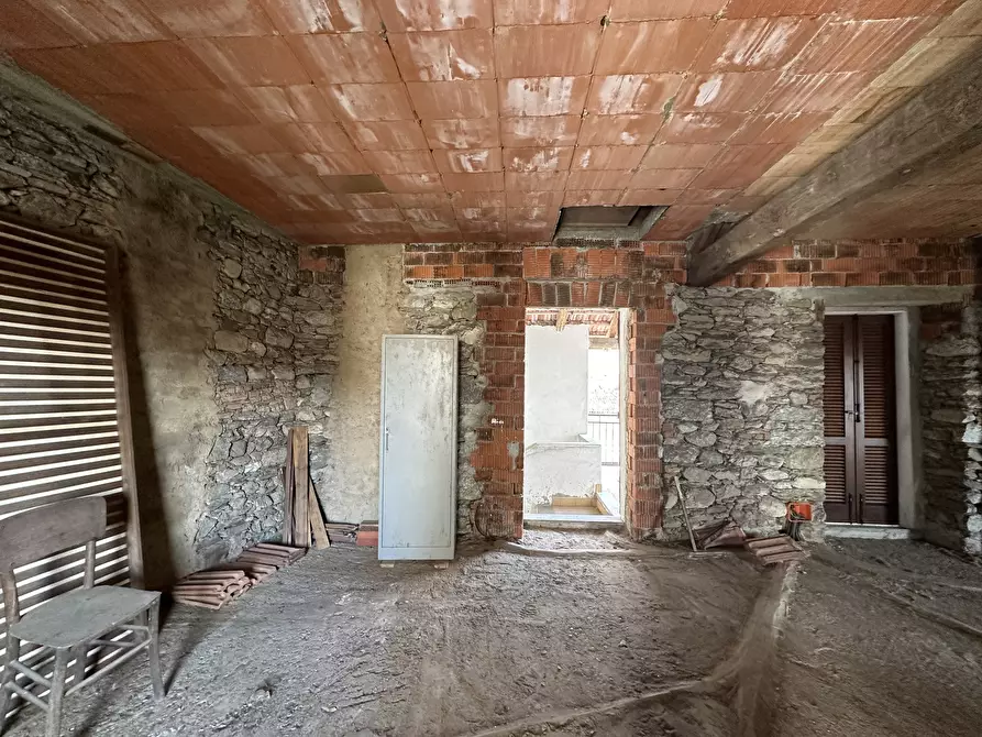 Immagine 11 di Rustico / casale in vendita  in Via Nazionale 1 a Colazza