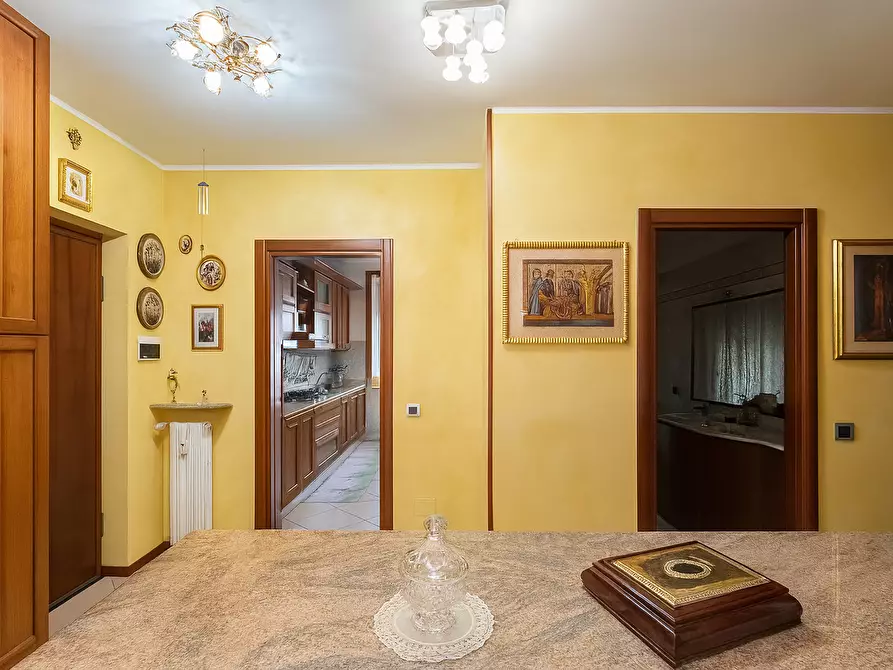 Immagine 3 di Trilocale in vendita  in Via Monte Nero 1 a Arona