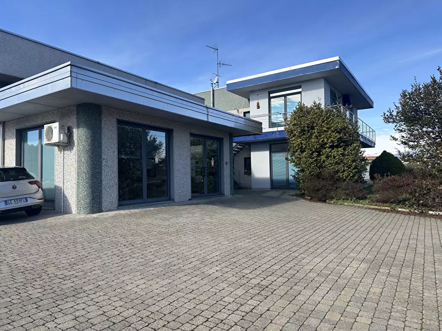 Immagine 1 di Attività artigianale in vendita  a Briga Novarese