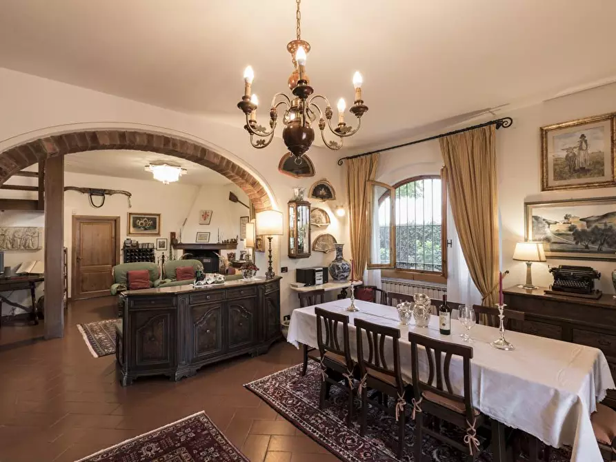 Immagine 30 di Villa in vendita  in via tortori a Montespertoli