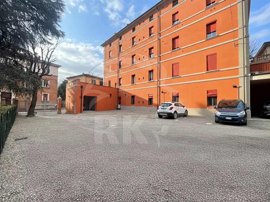 Immagine 13 di Bilocale in vendita  in via Castiglione 91 a Bologna