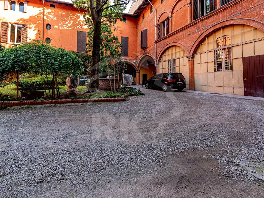 Immagine 14 di Trilocale in affitto  a Bologna