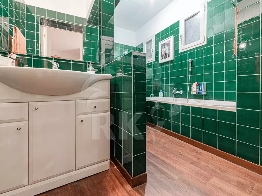 Immagine 9 di Trilocale in affitto  a Bologna