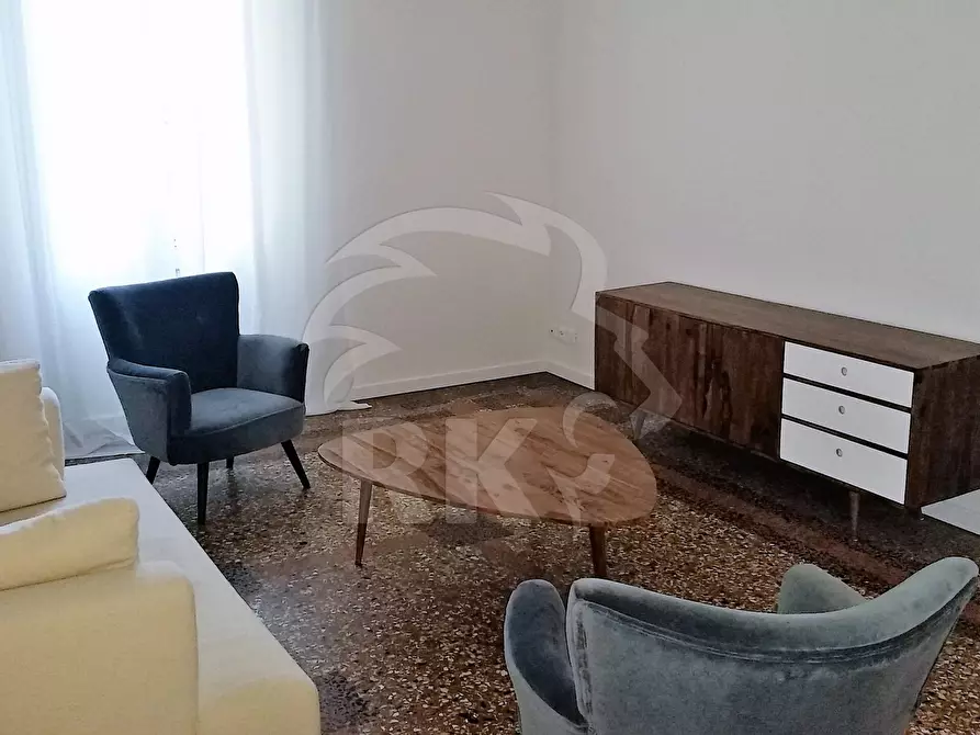 Immagine 5 di Pentalocale in affitto  a Bologna