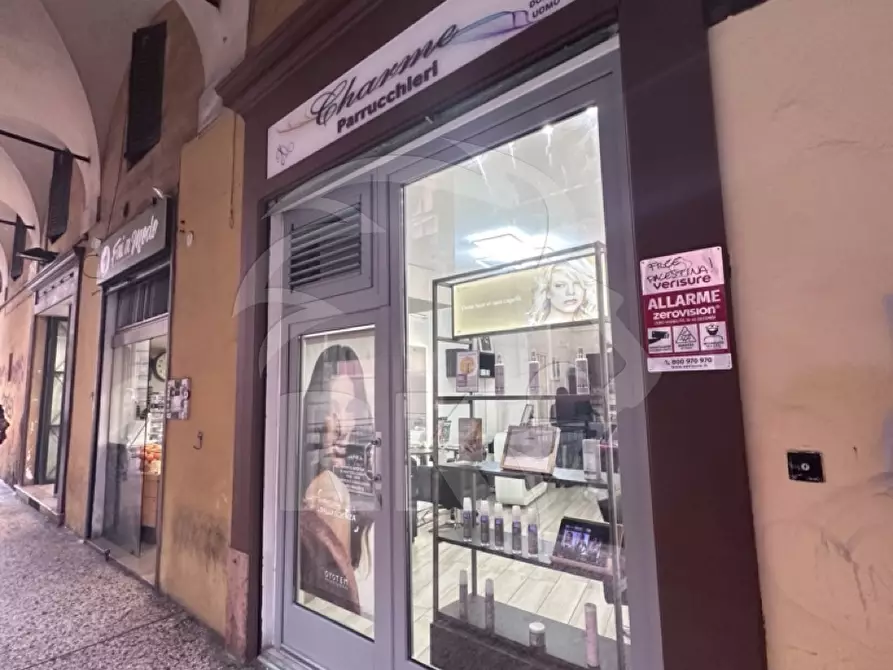 Immagine 7 di Locale commerciale in vendita  in via d'azeglio 51 a Bologna