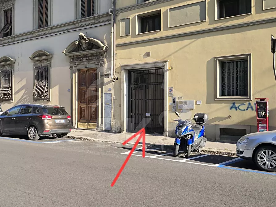 Immagine 2 di Garage in vendita  in Via Masaccio 176 a Firenze