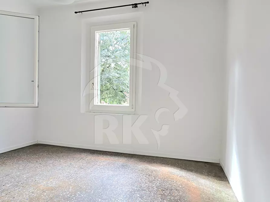 Immagine 18 di Pentalocale in affitto  a Bologna