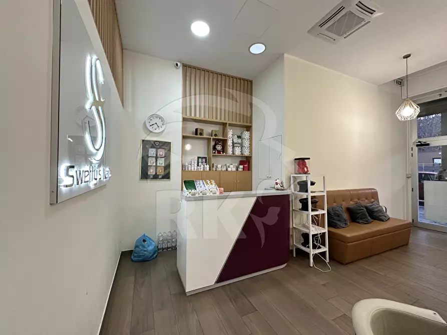 Immagine 20 di Locale commerciale in affitto  in Via Riva di Reno 56 a Bologna