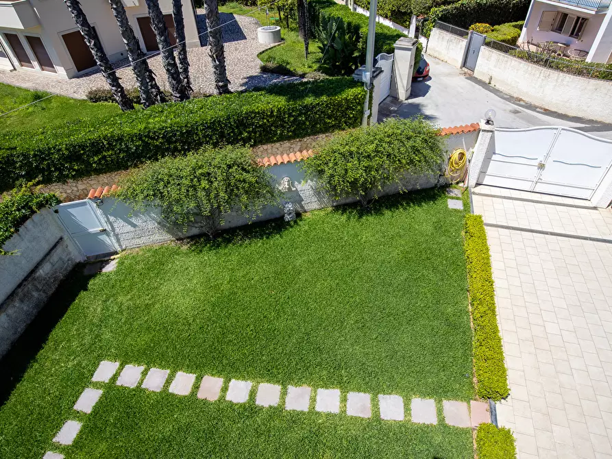 Immagine 2 di Villa in vendita  in Via Taormina 37 a Siracusa