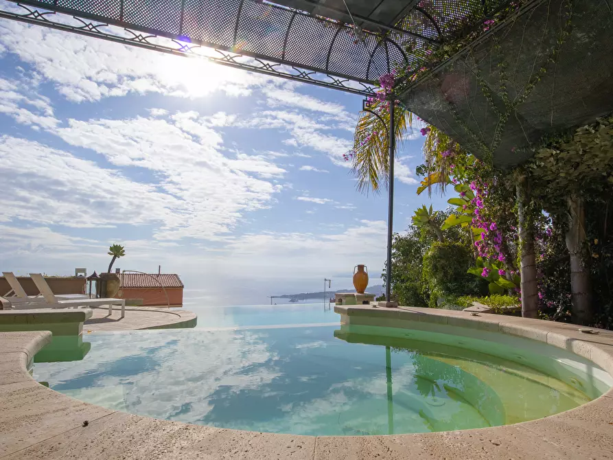 Immagine 2 di Villa in vendita  in Salita Giafari 25 a Taormina