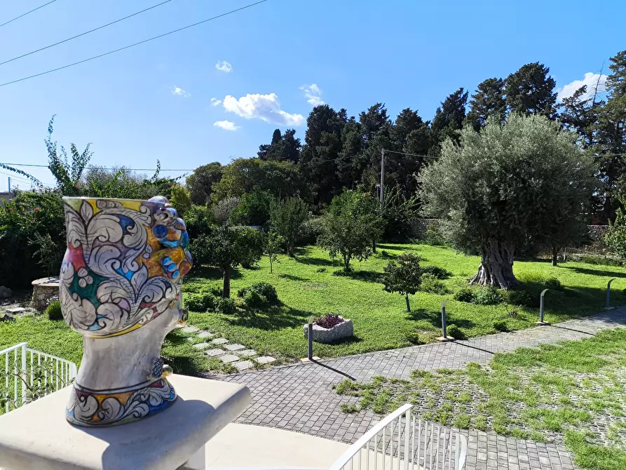 Immagine 45 di Villa in vendita  a Siracusa
