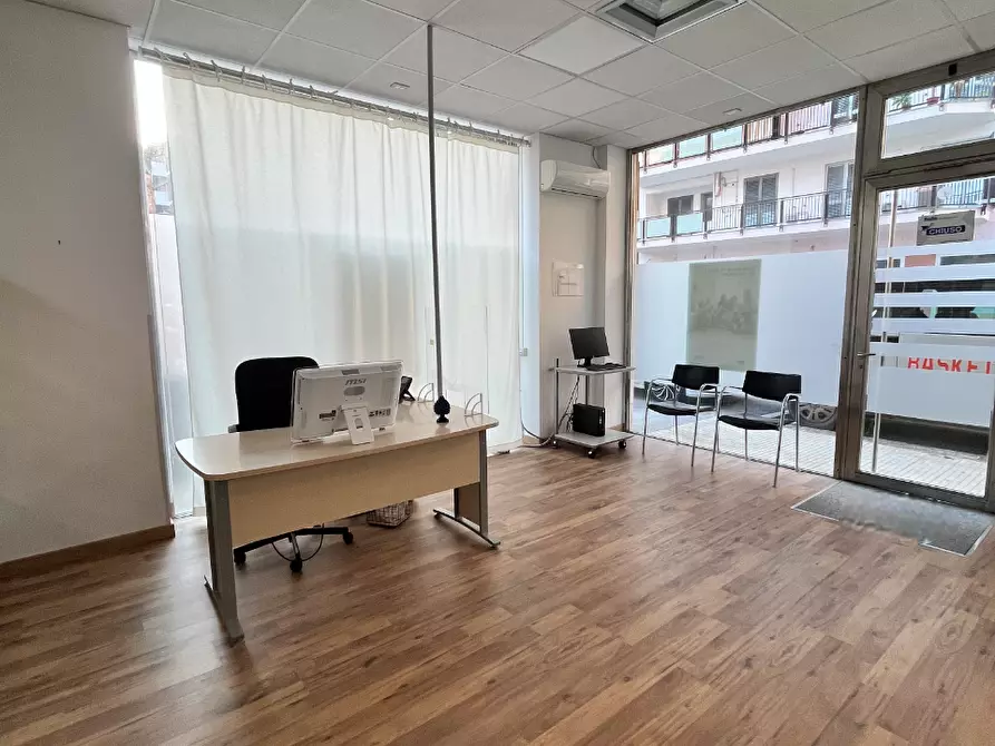 Immagine 2 di Locale commerciale in vendita  a Siracusa