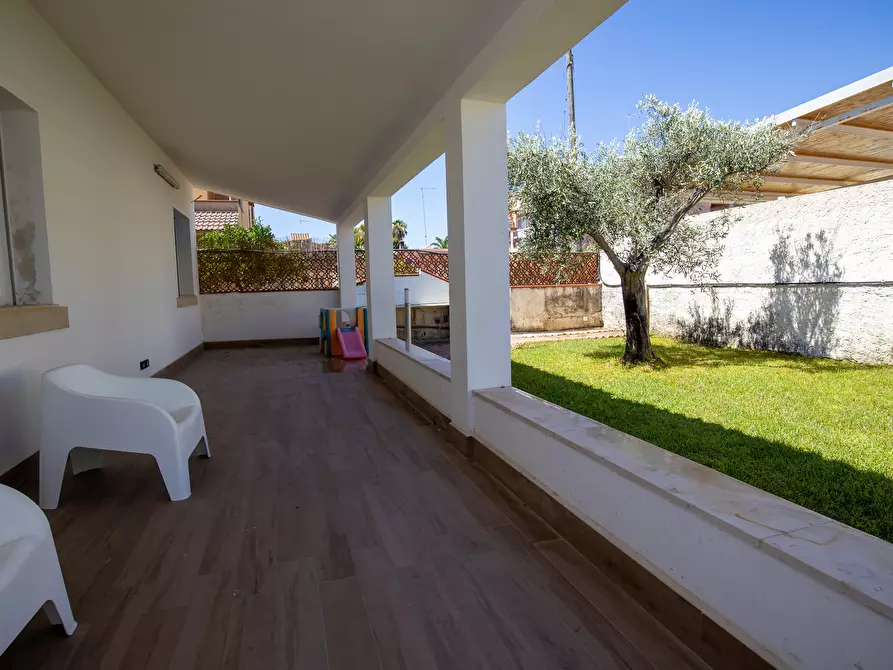 Immagine 39 di Villa in vendita  in Via Costa del Sole 37 a Siracusa