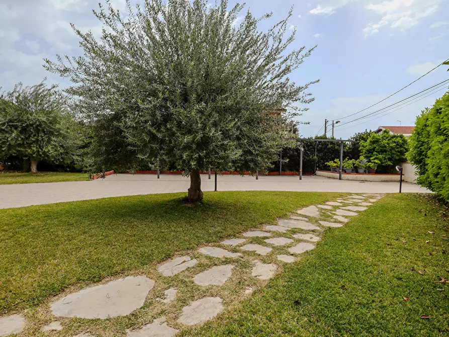 Immagine 5 di Villa in vendita  in lido di noto a Noto