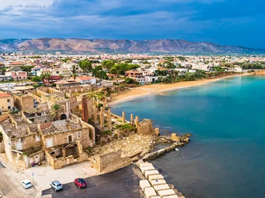 Immagine 2 di Villa in vendita  in Via Sebastiano Morale 5 a Siracusa