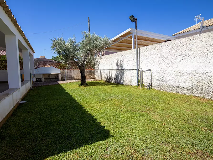 Immagine 38 di Villa in vendita  in Via Costa del Sole 37 a Siracusa