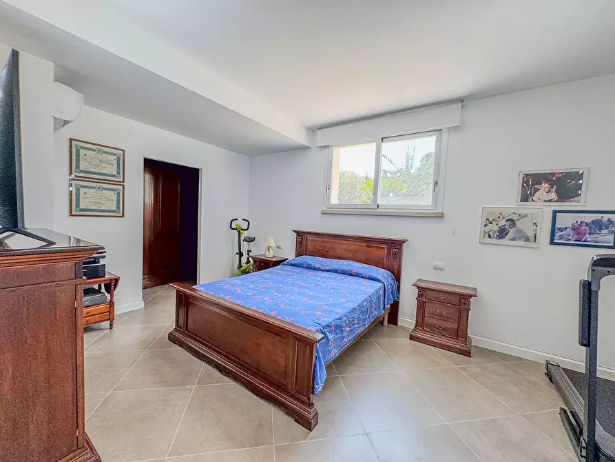 Immagine 40 di Villa in vendita  a Siracusa