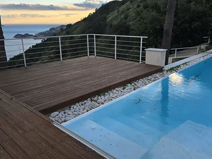 Immagine 5 di Villa in vendita  a Taormina