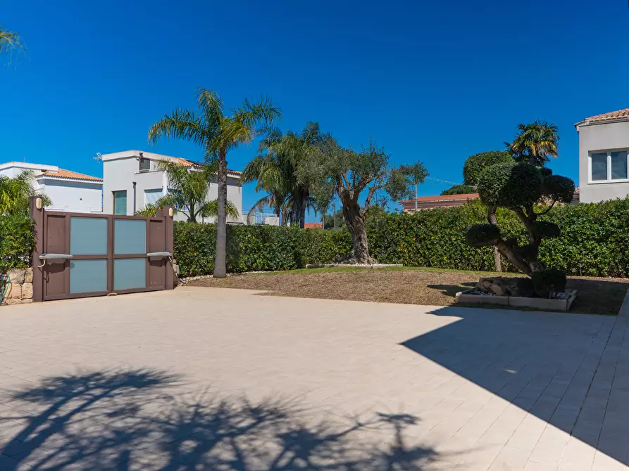 Immagine 47 di Villa in vendita  in Via dell'Airone 3 a Siracusa