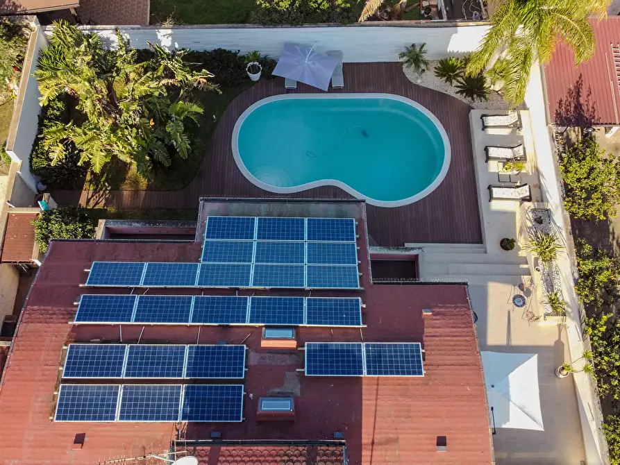 Immagine 3 di Villa in vendita  in Via Monti Nebrodi 64 a Siracusa