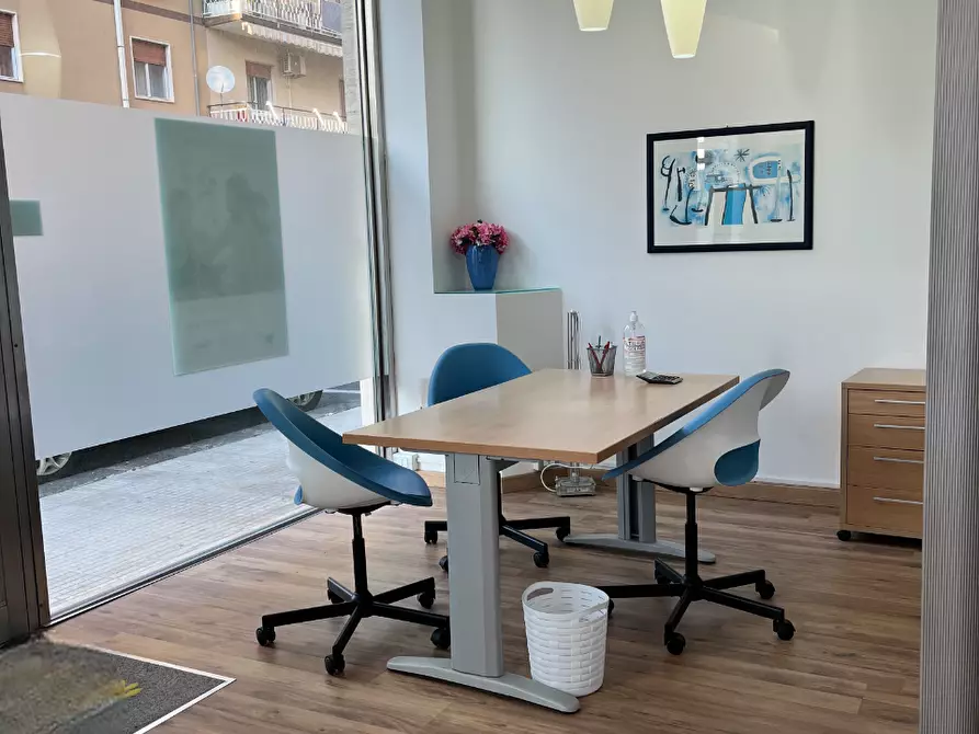 Immagine 15 di Locale commerciale in vendita  a Siracusa