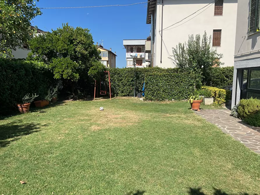 Immagine 31 di Villa in vendita  a Montemurlo