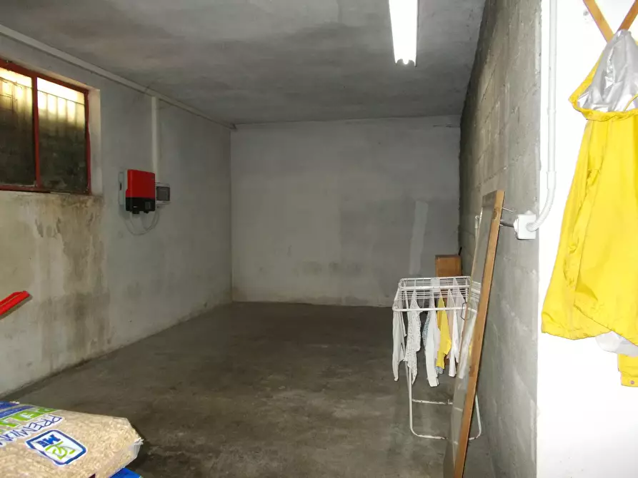 Immagine 15 di Villa in vendita  a Quarrata