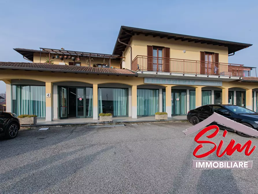 Immagine 1 di Locale commerciale in vendita  in Via Vecchia Circonvallazione sn a Oleggio