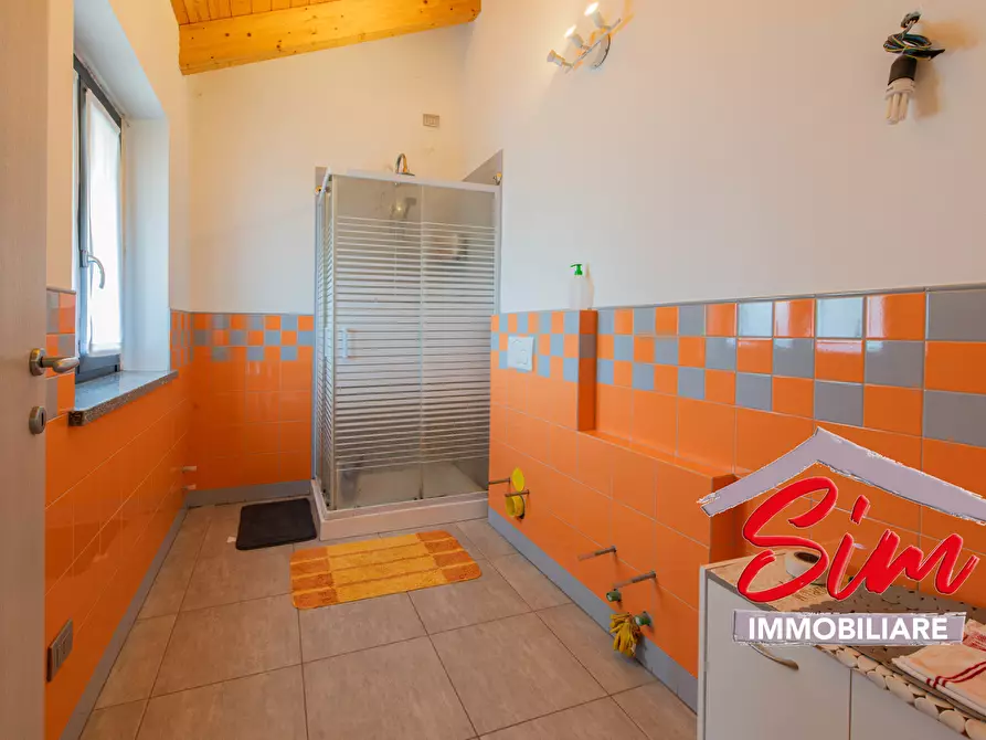 Immagine 14 di Terratetto in vendita  in Piazza Regina Margherita 11 a Mandello Vitta