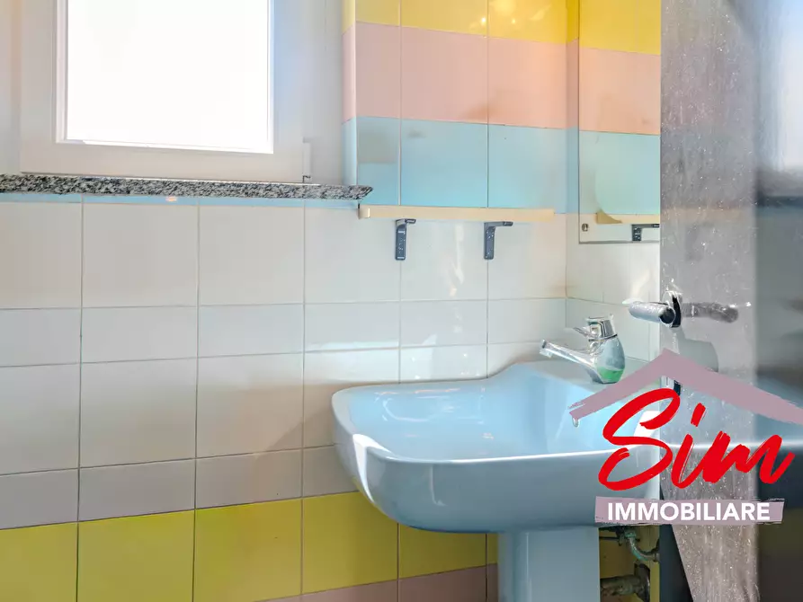 Immagine 49 di Villa in vendita  in Via Roncaglione snc a Casalino