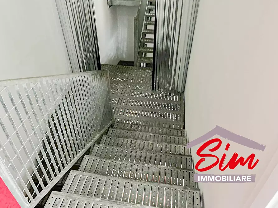 Immagine 5 di Locale commerciale in affitto  in via artigianato sn a Novara