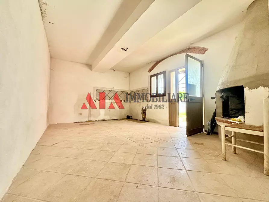 Immagine 11 di Casa bifamiliare in vendita  in SS439 57 a Buti