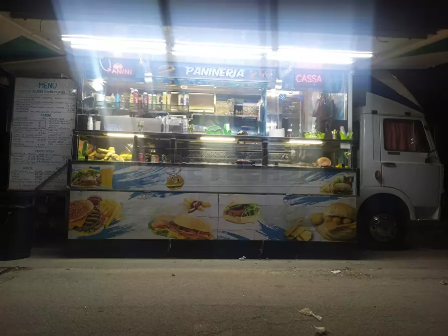 Immagine 10 di Attività commerciale in vendita  a Marsala