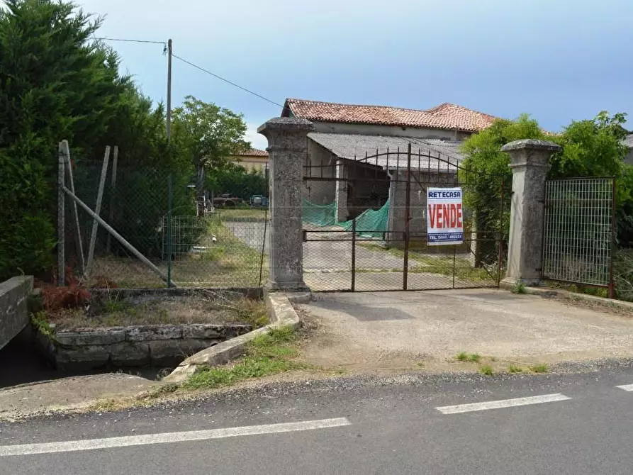 Immagine 8 di Rustico / casale in vendita  in VIA SABBIONARA a Lonigo