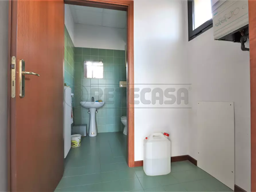 Immagine 9 di Locale commerciale in vendita  in Via Chiesa Nuova a Longare