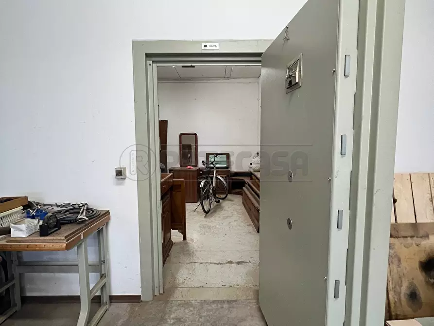 Immagine 2 di Attività artigianale in affitto  in Via del Progresso a Barbarano Mossano