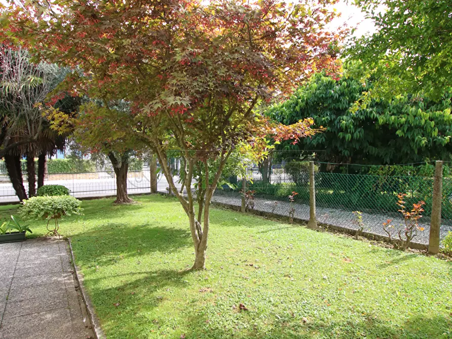 Immagine 6 di Villa in vendita  in viale riviera berica 400 a Vicenza