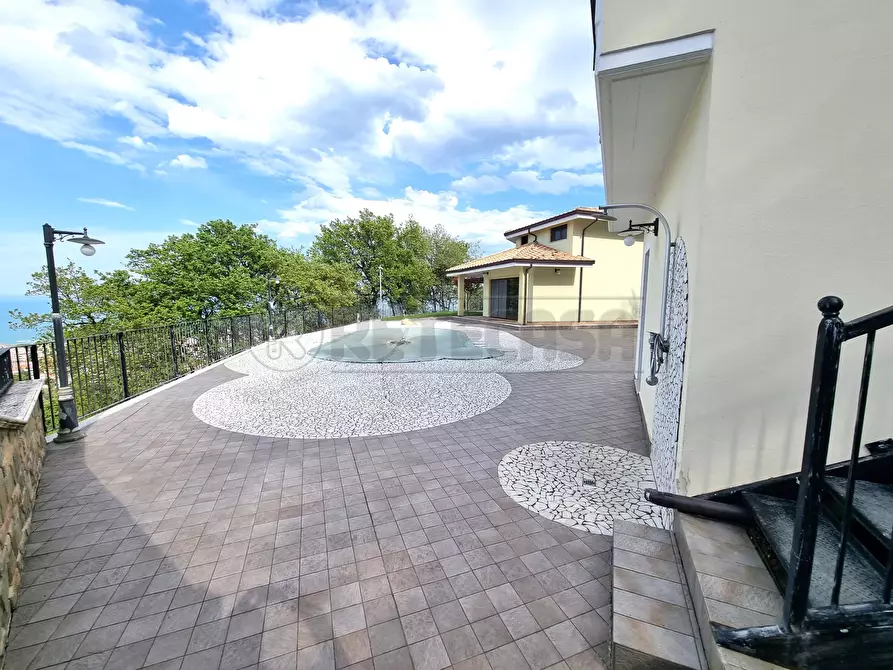 Immagine 31 di Villa in vendita  a Francavilla Al Mare