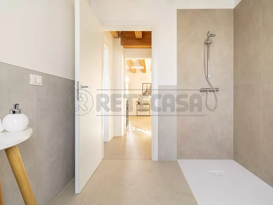 Immagine 10 di Bilocale in vendita  in Via Zuccola 37 a Bolzano Vicentino