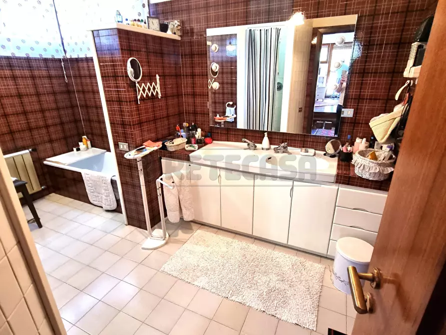 Immagine 26 di Villa in vendita  a Montesilvano