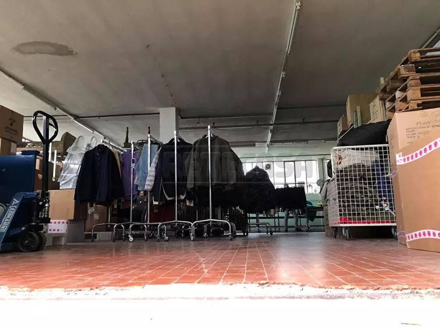 Immagine 3 di Attività artigianale in affitto  a Sorisole