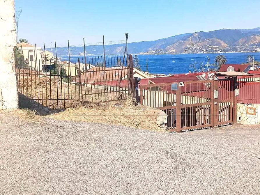 Immagine 1 di Bilocale in vendita  in Via Panoramica dello Stretto km 5.200,00 a Messina