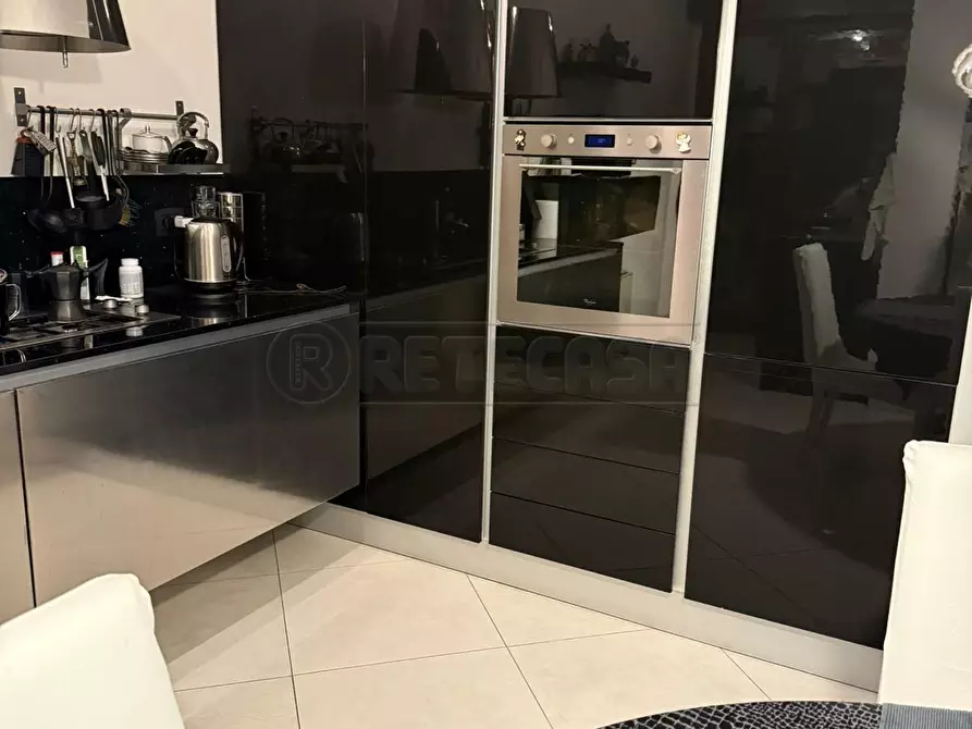 Immagine 5 di Quadrilocale in vendita  in Via Giulio Cesare 2 a Desenzano Del Garda